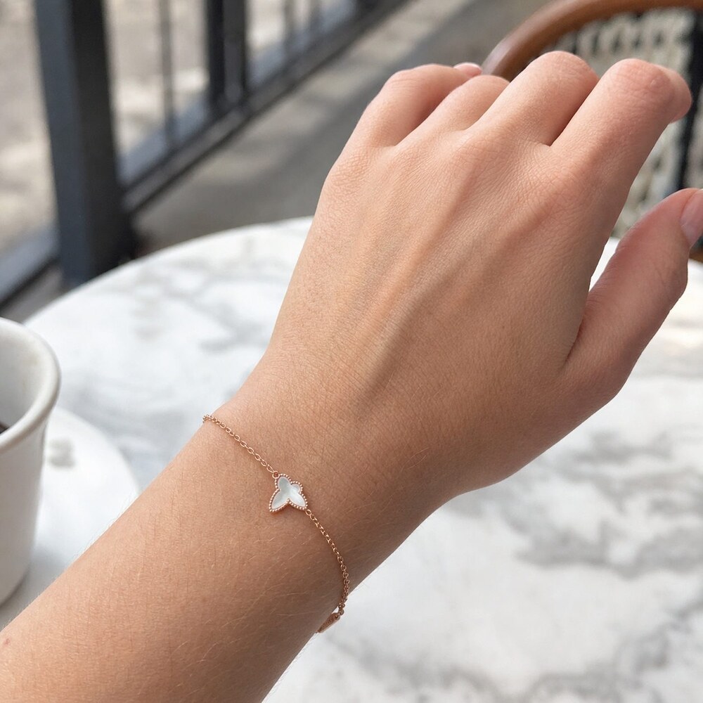 Van Cleef & Arpels Elegant Signature Bracelet Style 2 | New with Box - Picture 8 of 9